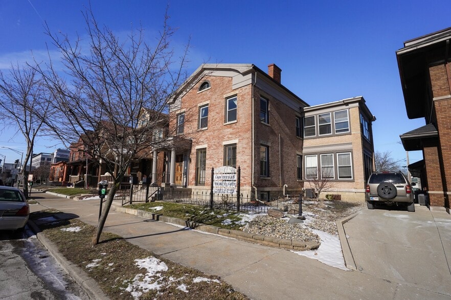 More Photos Of 614 W Berry St, Fort Wayne Office For Sale