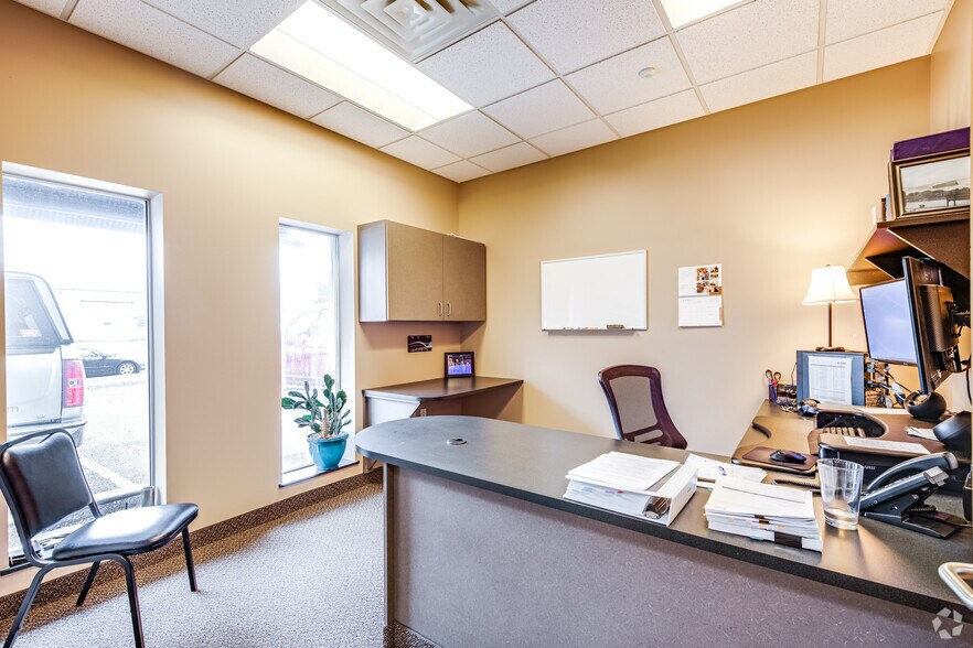 More Photos Of 3276 Fanum Rd, Vadnais Heights Service For Lease