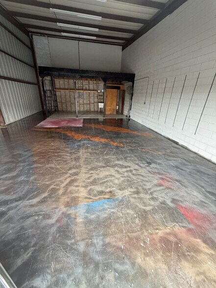 More Photos Of 3903 Industry Blvd, Lakeland Warehouse For Lease