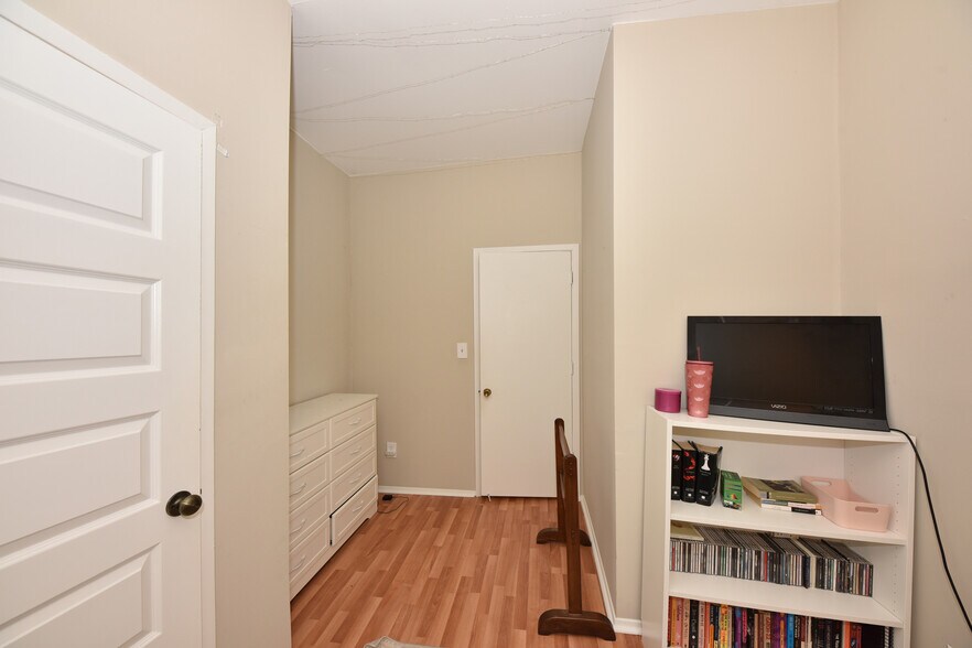 More Photos Of 1816 E Kane Pl, Milwaukee Apartments For Sale