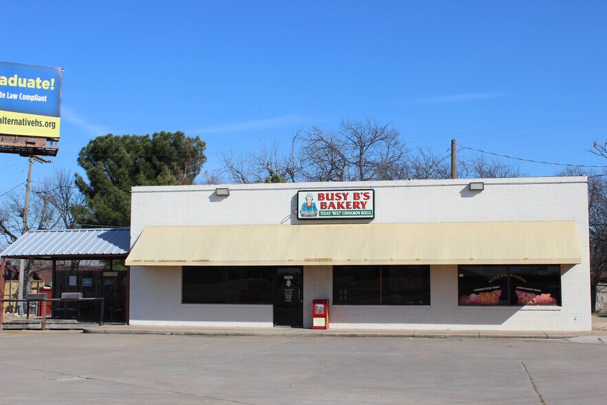 More Photos Of 7201 Camp Bowie Blvd, Fort Worth Freestanding For Lease