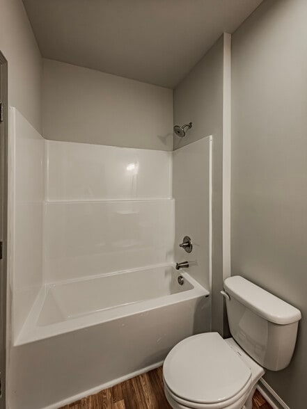 More Photos Of 1604 Lankford Dr, Valdosta Apartments For Sale