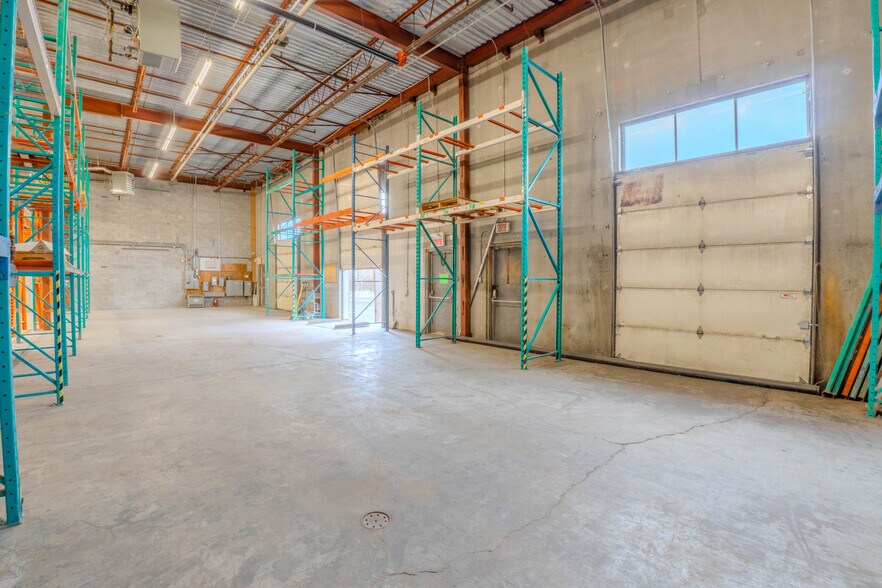 More Photos Of 9681-9725 Rue Clément, Montréal Unknown For Lease