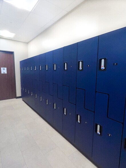 More Photos Of 802 N Carancahua St, Corpus Christi Office For Lease