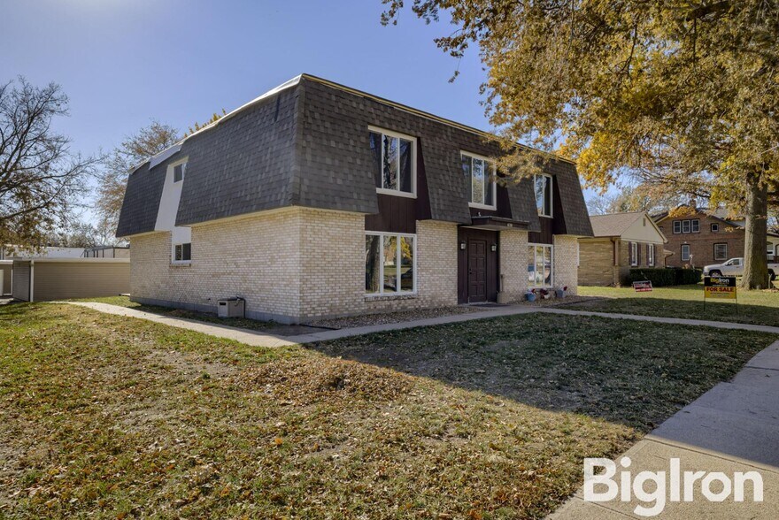 More Photos Of 633 E 10th St, York Apartments For Sale