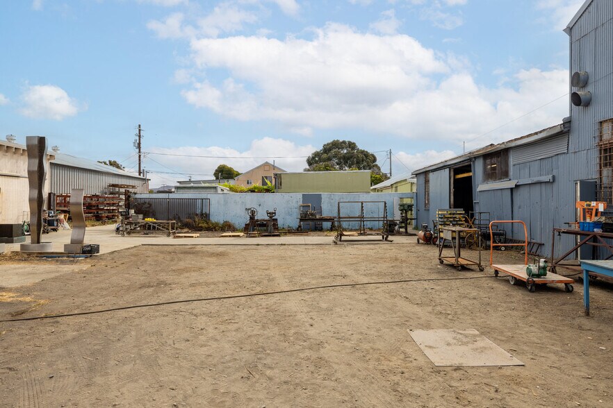 More Photos Of 2 17th St, Richmond Warehouse For Sale