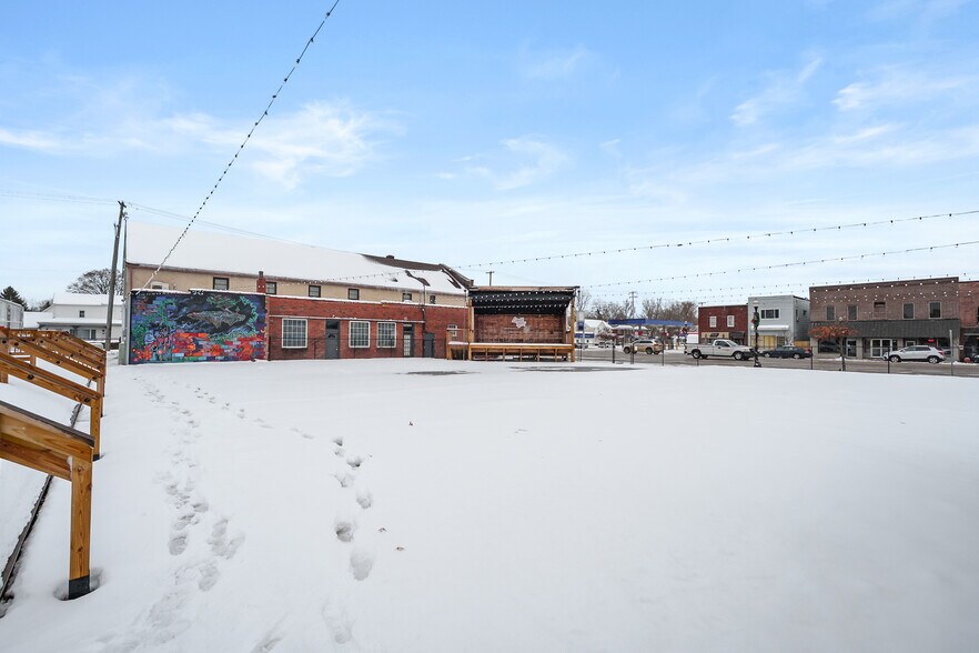 More Photos Of 117 E Allegan St, Otsego General Retail For Sale