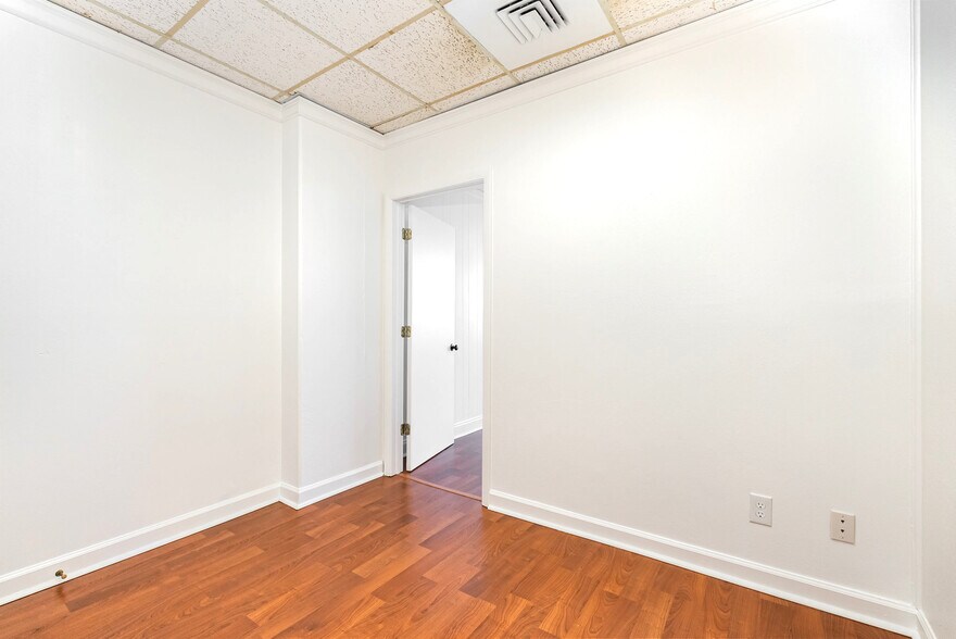 More Photos Of 1980 N Atlantic Ave, Cocoa Beach Medical For Lease