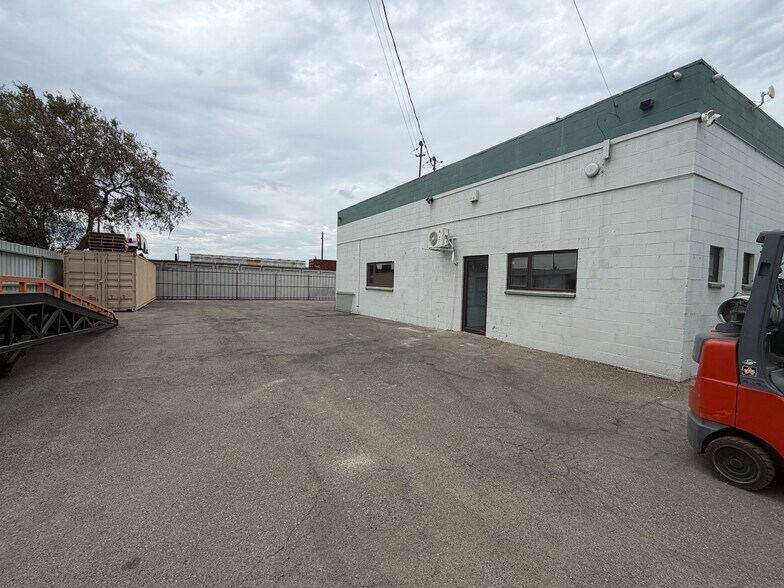 More Photos Of 1409 Bruce St, Sault Ste. Marie Warehouse For Lease