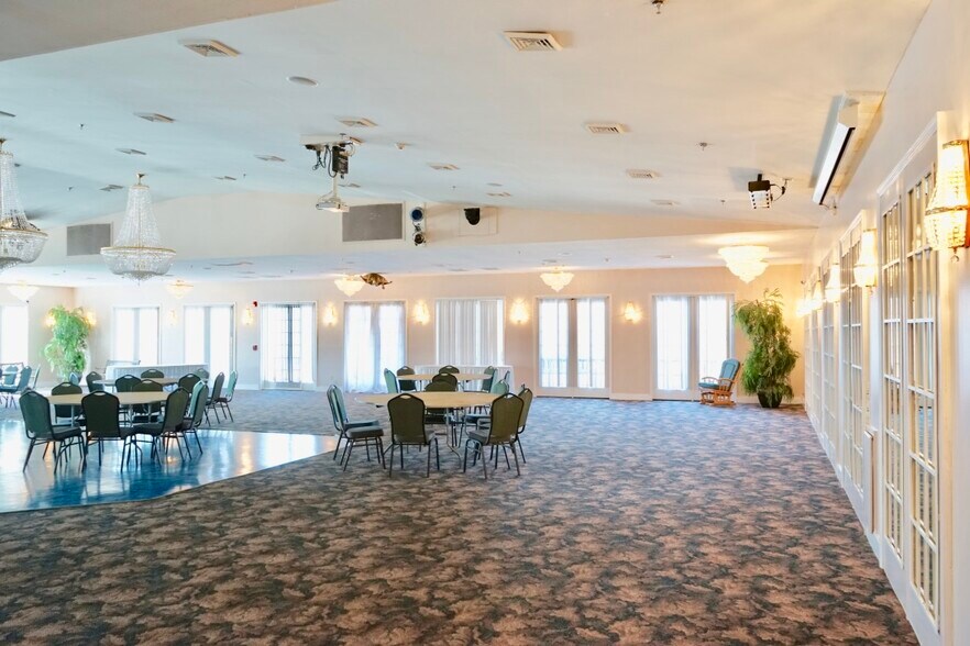 More Photos Of 746 Route 23B, Catskill Restaurant For Sale