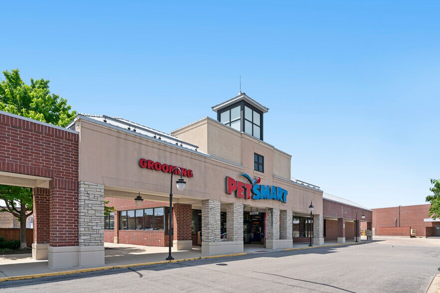 More Photos Of 101-295 Rice Lake Sq, Wheaton Supermarket For Sale