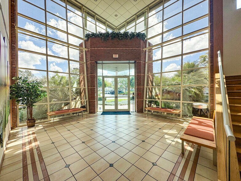 More Photos Of 4141 E Southpoint Dr, Jacksonville Medical For Lease