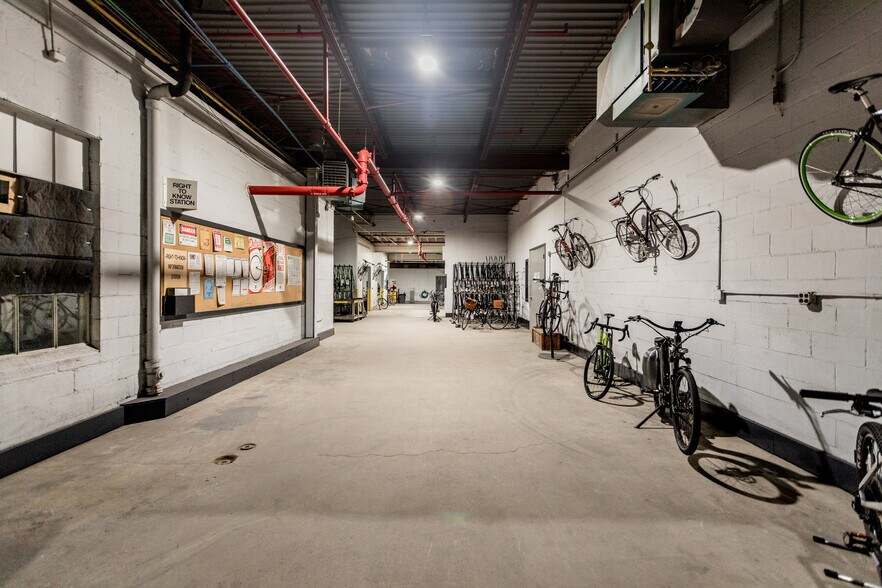 More Photos Of 13639 Elmira St, Detroit Manufacturing For Sale