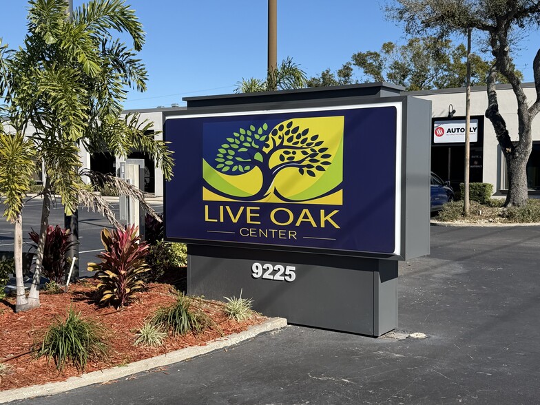 More Photos Of 9225 Ulmerton Rd, Largo Light Manufacturing For Sale