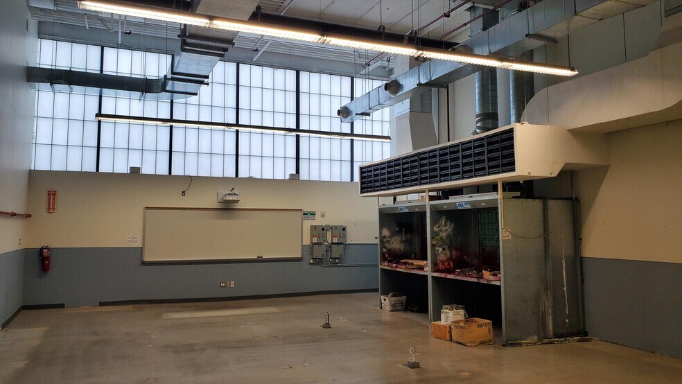 More Photos Of 43-05 20th Ave, Astoria Manufacturing For Sale