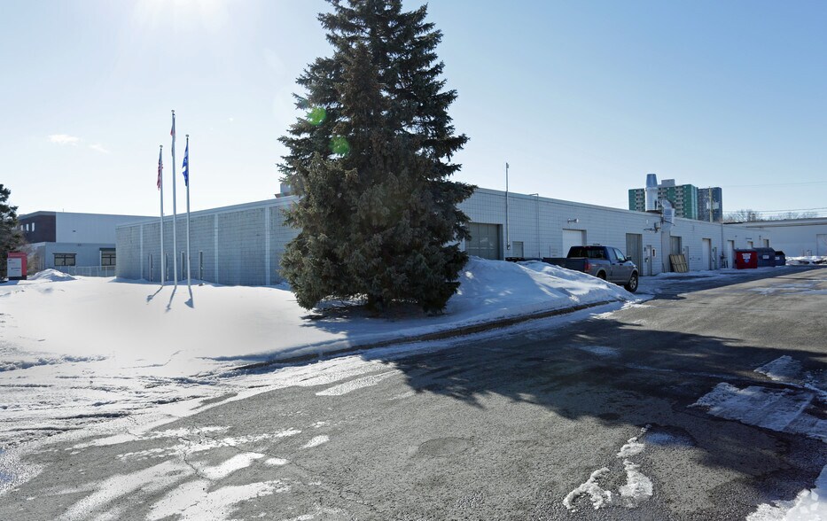 More Photos Of 65 Rue Adrien-Robert, Gatineau Light Manufacturing For Lease