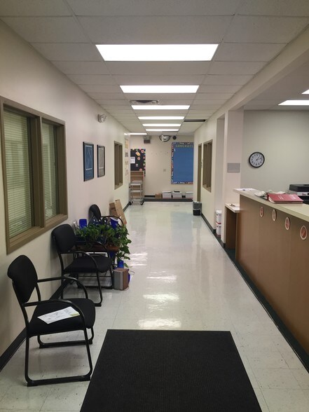 More Photos Of 415-659 S Breiel Blvd, Middletown Storefront For Lease