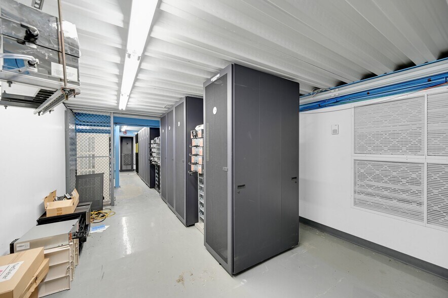 More Photos Of 170-172 Spring St, Newton Office For Sale