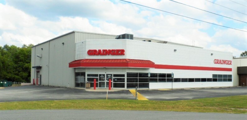 More Photos Of 2915 Gillespie St, Fayetteville Flex For Sale