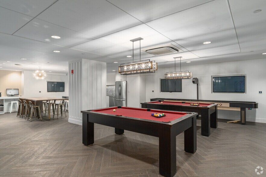 More Photos Of 1616-1618 Walnut St, Philadelphia Apartments For Lease
