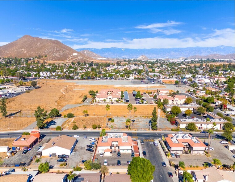 More Photos Of 5748 Tilton Ave, Jurupa Valley Apartments For Sale