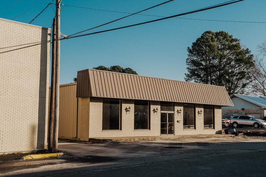 Primary Photo Of 603 Pilgrim Ave, Muscle Shoals Flex For Sale