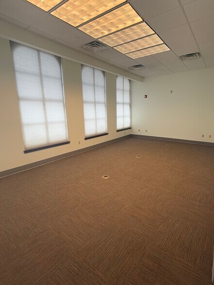 More Photos Of 120 Boulevard of the Allies, Pittsburgh Medical For Lease
