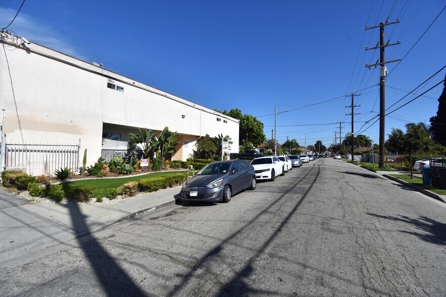 More Photos Of 3835 W 104th St, Inglewood Apartments For Sale