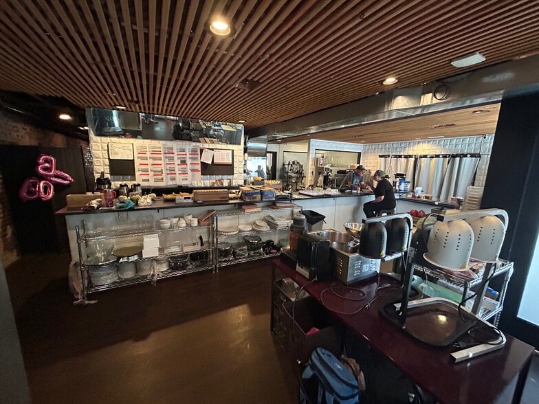 More Photos Of 3015-3021 Locust St, Saint Louis Warehouse For Lease