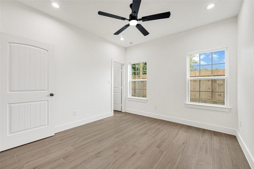 More Photos Of 430 Rhode Island st, Houston Apartments For Sale