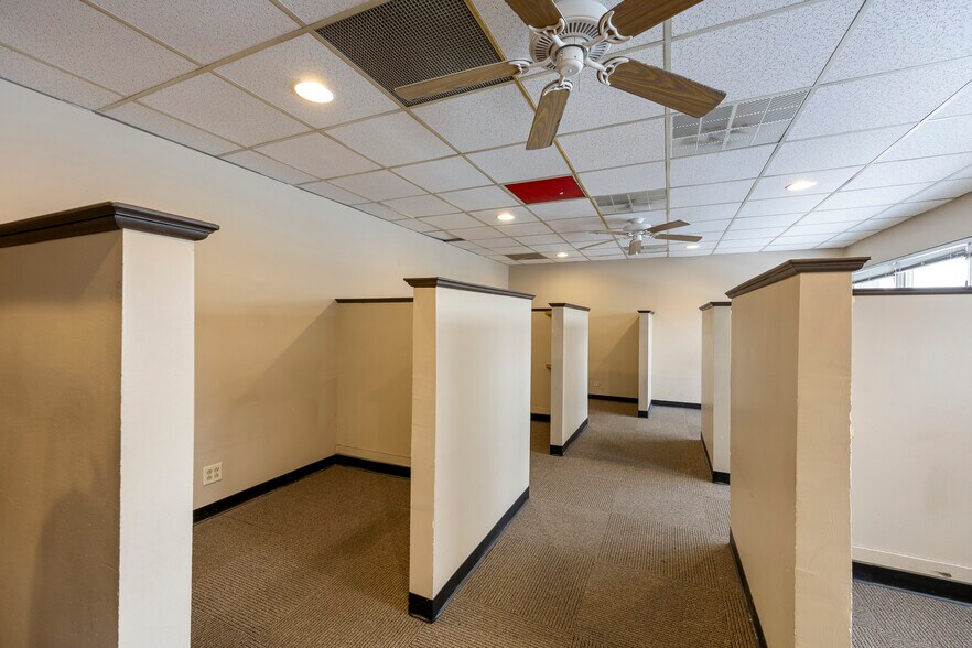 More Photos Of 27W530 High Lake Rd, Winfield General Retail For Sale