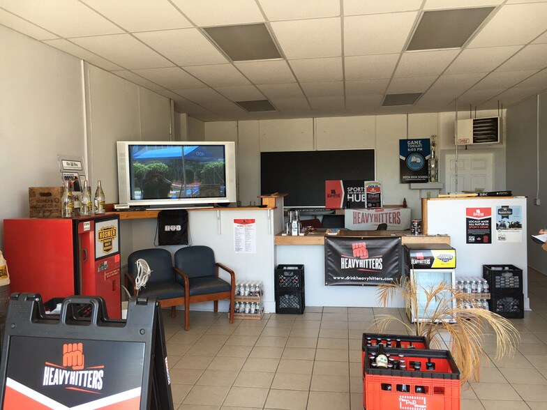 More Photos Of 369 Bank St, New London Storefront Retail Residential For Sale