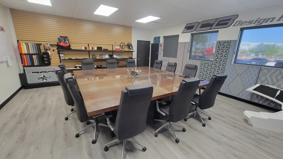 More Photos Of 1035 E Riverview Dr, Phoenix Distribution For Lease