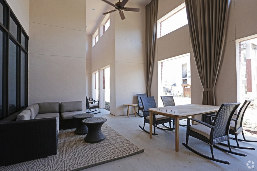 More Photos Of 380 Vista Court Dr, Plano Apartments For Lease