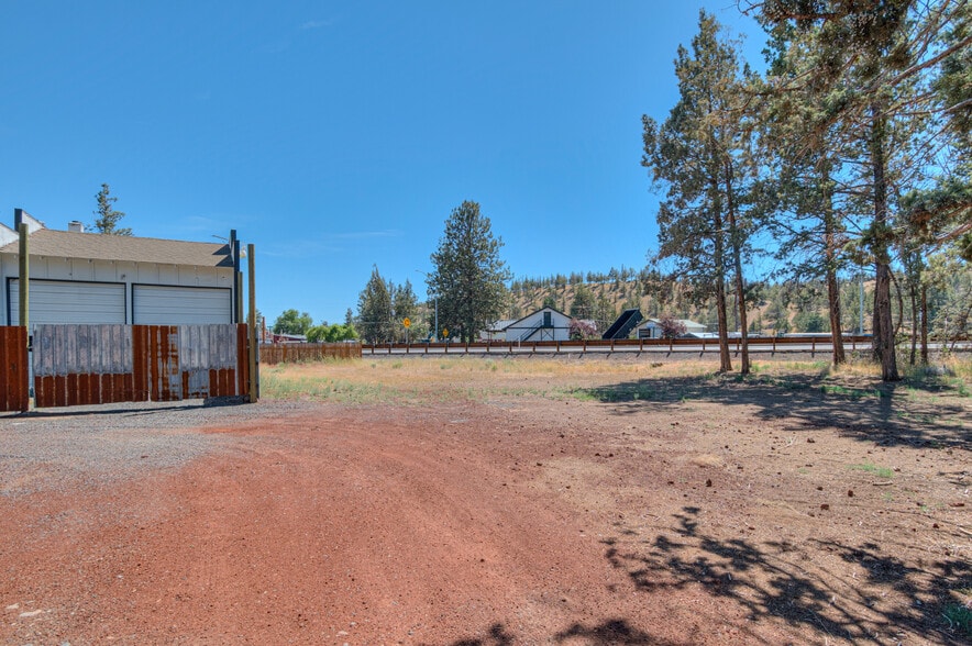 More Photos Of 64661 Bruce Ave, Bend General Retail For Sale