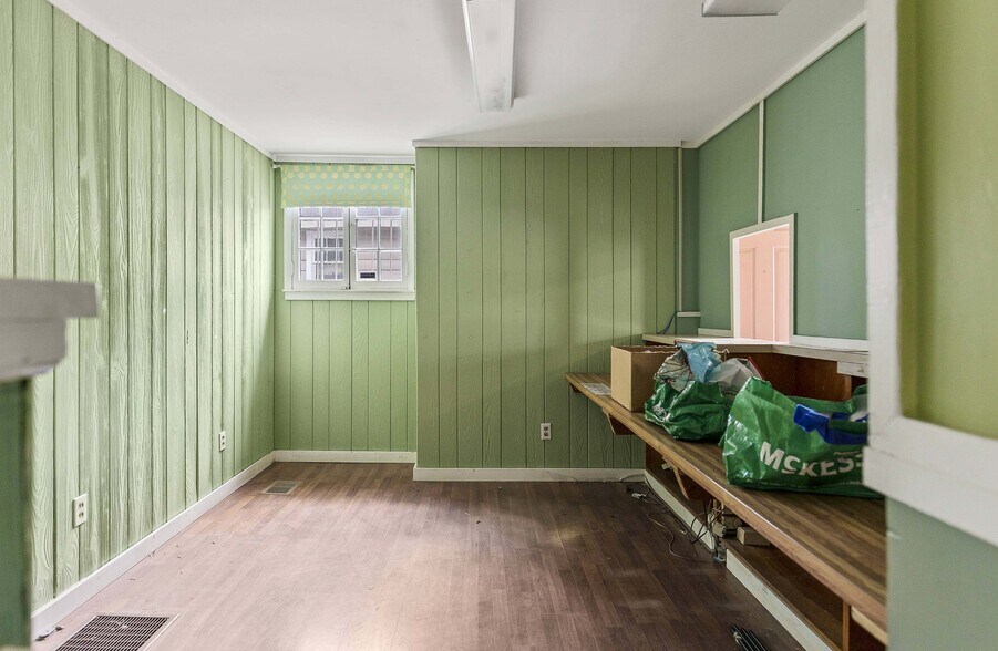 More Photos Of 2507 McCallie Ave, Chattanooga Office Residential For Sale