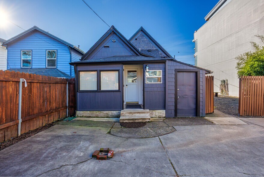 More Photos Of 4124 N Mississippi Ave, Portland Flex For Lease