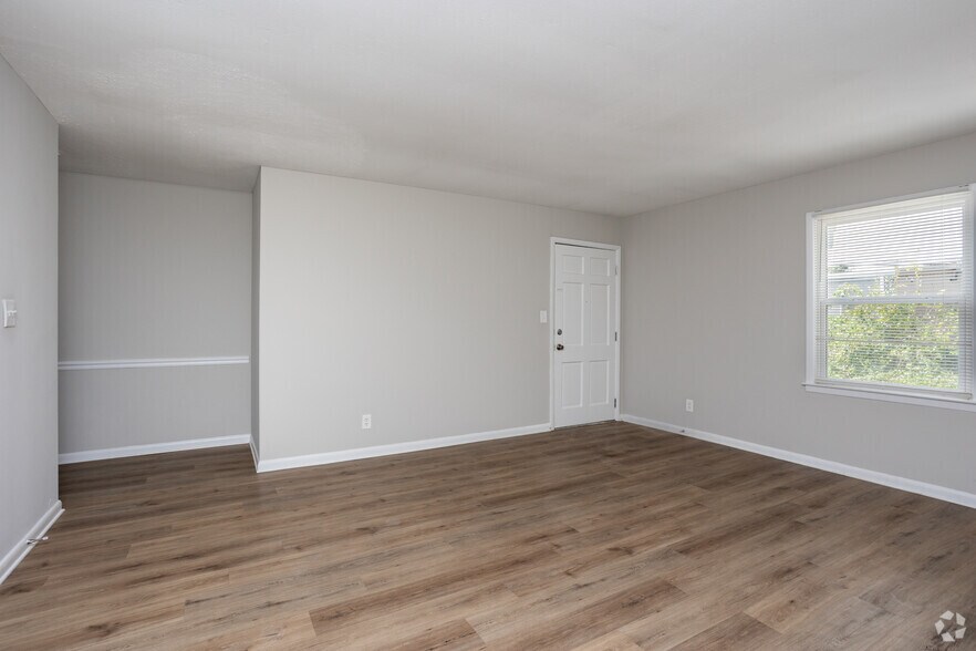 More Photos Of 4343 Victory Dr, Columbus Apartments For Sale