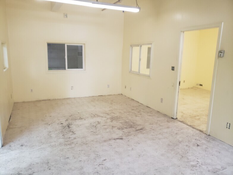 More Photos Of 3363 S 700 W, Salt Lake City Flex For Sale