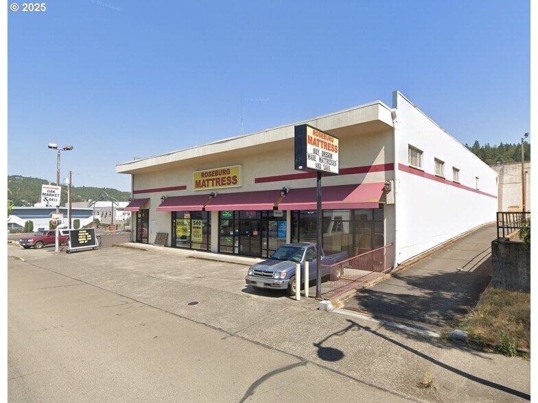Primary Photo Of 635 SE Stephens St, Roseburg Freestanding For Lease