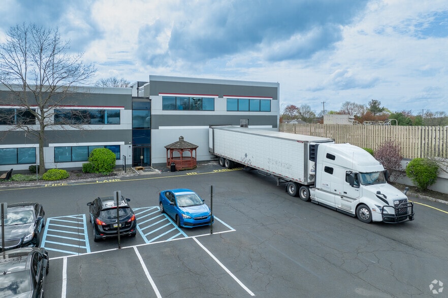 More Photos Of 159 E County Line Rd, Warminster Office For Lease