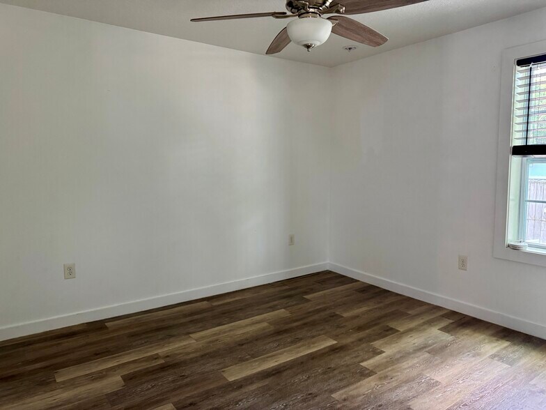 More Photos Of 308 S Ponce de Leon Blvd, Saint Augustine Freestanding For Sale