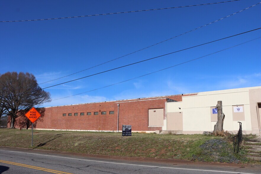 More Photos Of 2115 S McDuffie St, Anderson Manufacturing For Sale