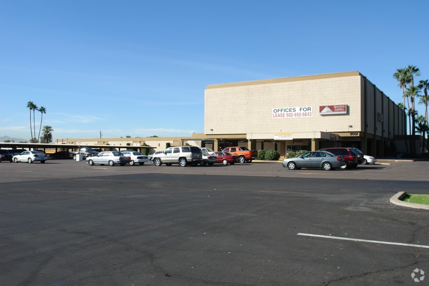 More Photos Of 3001 W Indian School Rd, Phoenix Office For Sale