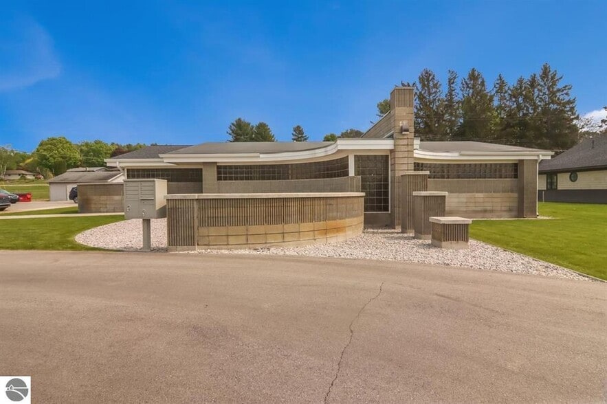 More Photos Of 5168 US-31, Traverse City Office For Sale