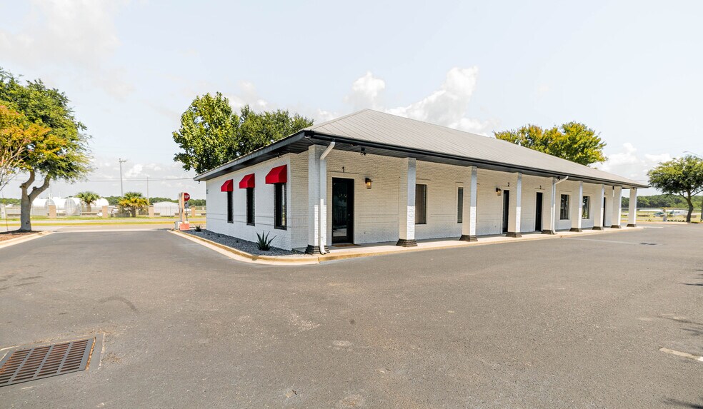 More Photos Of 1012 Airport Rd, Destin Office Residential For Sale