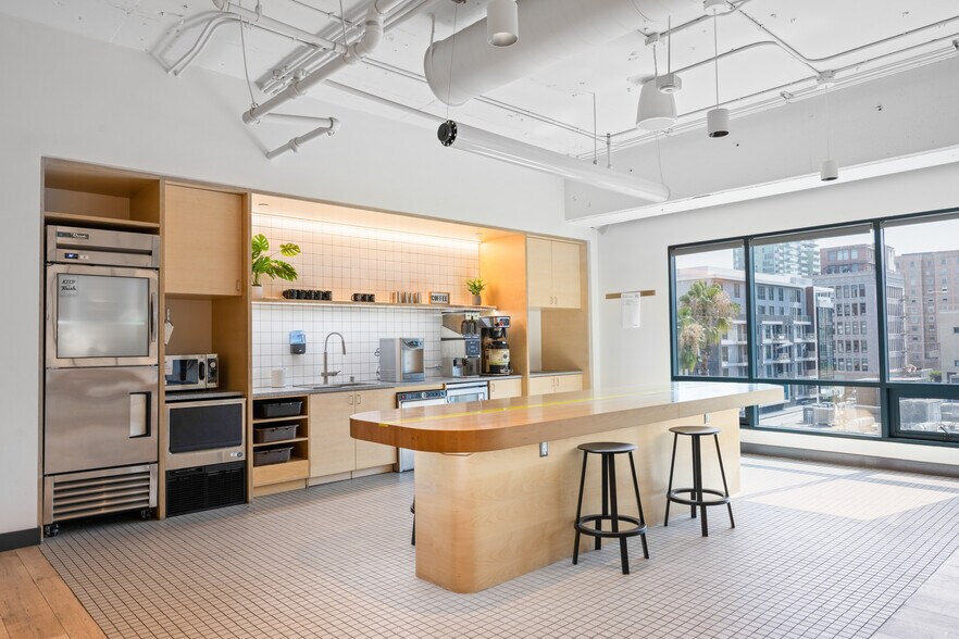 More Photos Of 100 W Broadway, Long Beach Office For Lease