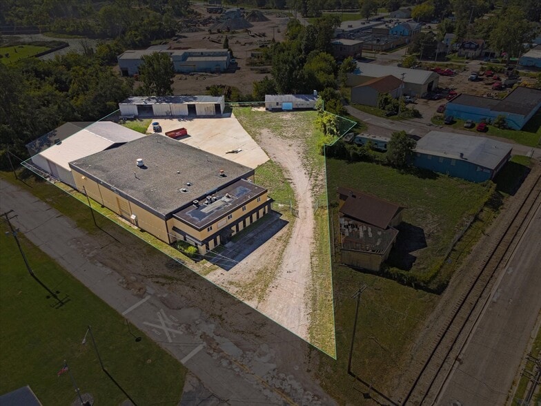 More Photos Of 211 Lee St, Saginaw Manufacturing For Sale
