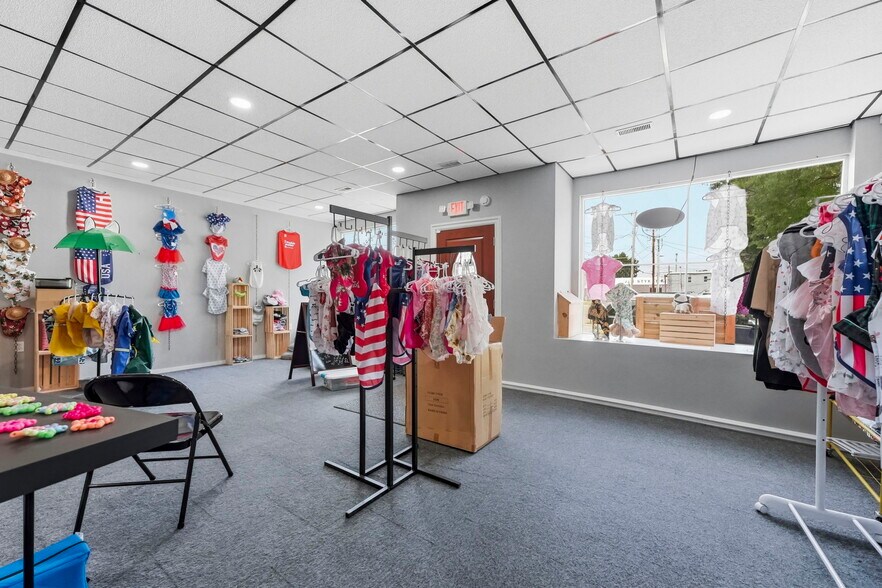 More Photos Of 115 E King St, Garrett General Retail For Sale