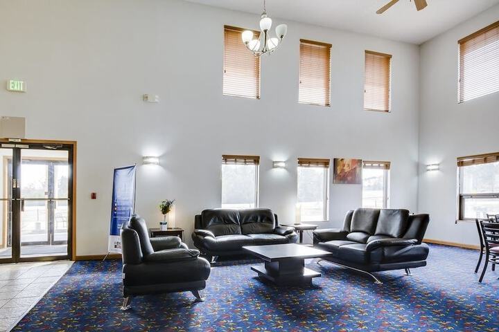 More Photos Of 833 N Frontage Rd, Wisconsin Dells Hotel For Sale